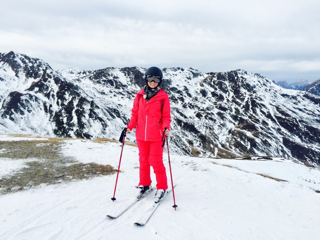 Kobieta na nartach